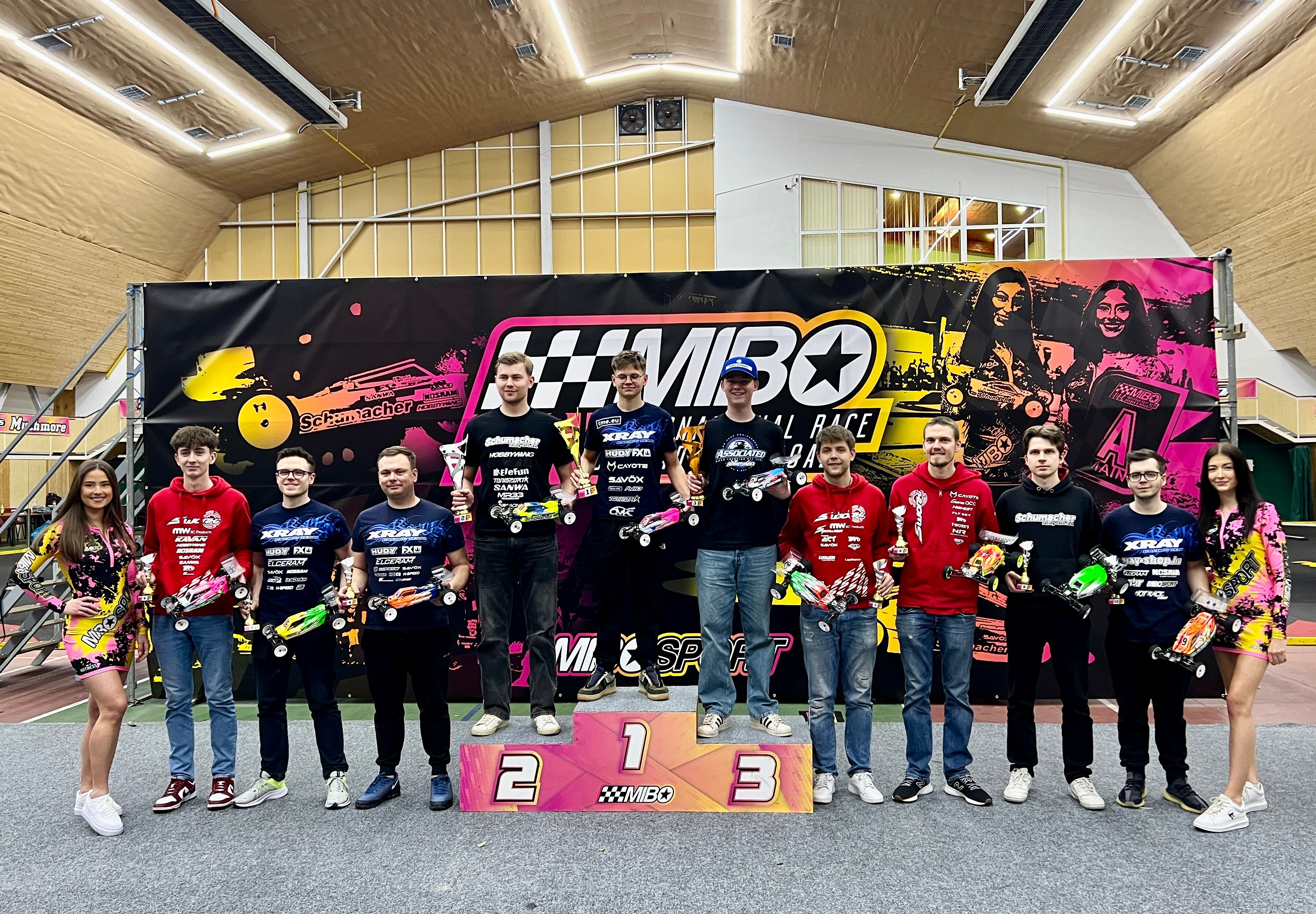 Bartek_Mibo_International25stylut_04.jpeg